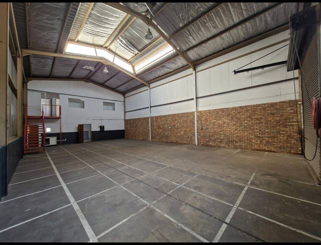 257M² FACTORY TO LET IN JET PARK
